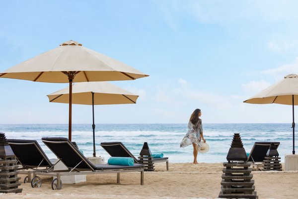 Tropical Beachfront Experience Tropical Beachfront Experience