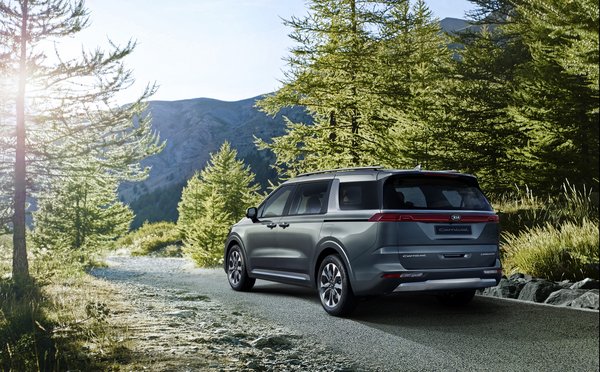 First image of the new Kia Carnival First image of the new Kia Carnival