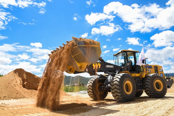 XCMG Kicks Off 2020 China “Shovel Industry Heroes” Championship in Xi’an. XCMG Kicks Off 2020 China “Shovel Industry Heroes” Championship in Xi’an.