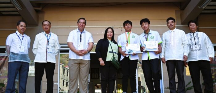 2 Students Honored After Returning Wallet Containing P50,000