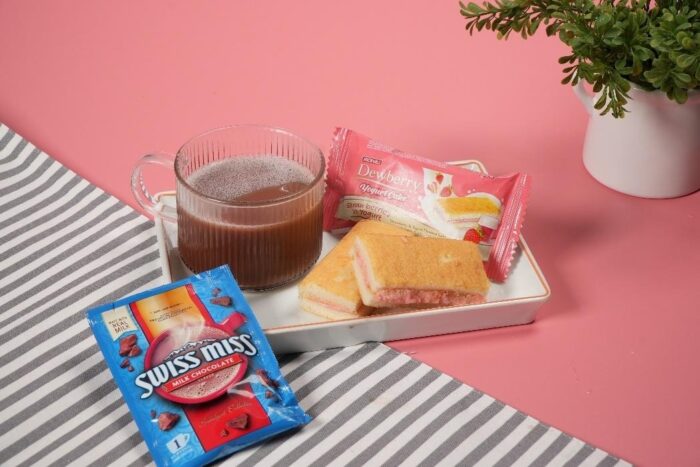 Enjoy a cozy afternoon with Dewberry Yogurt Cake Strawberries ‘n Yogurt with Swiss Miss Milk Chocolate.